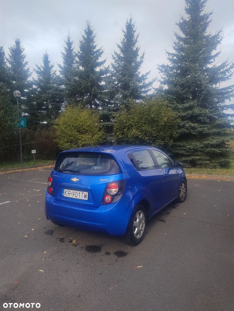 Chevrolet Aveo 2011 photo 3