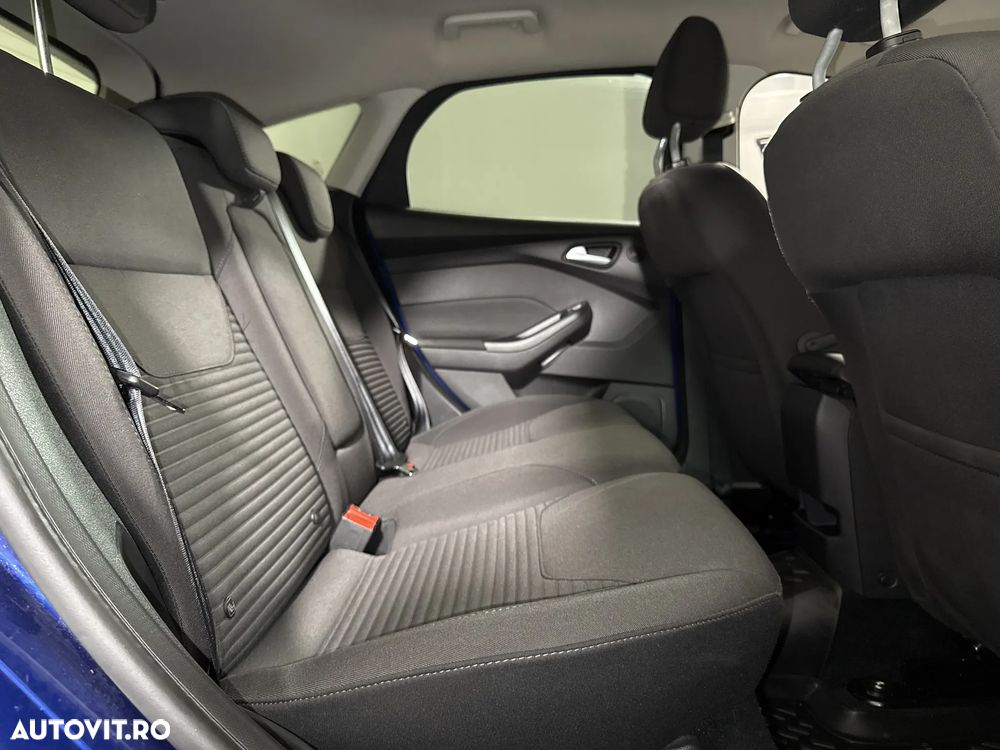 Ford Focus - 13