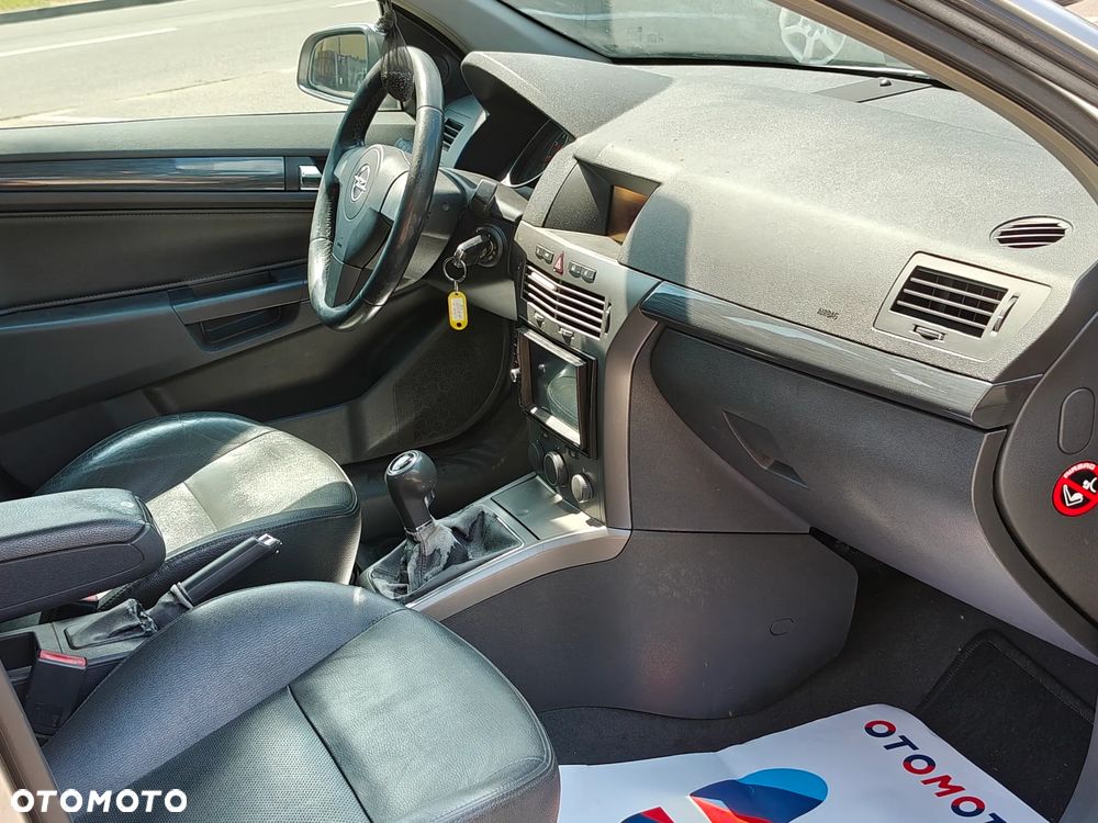 Opel Astra 2.0 T Cosmo - 7