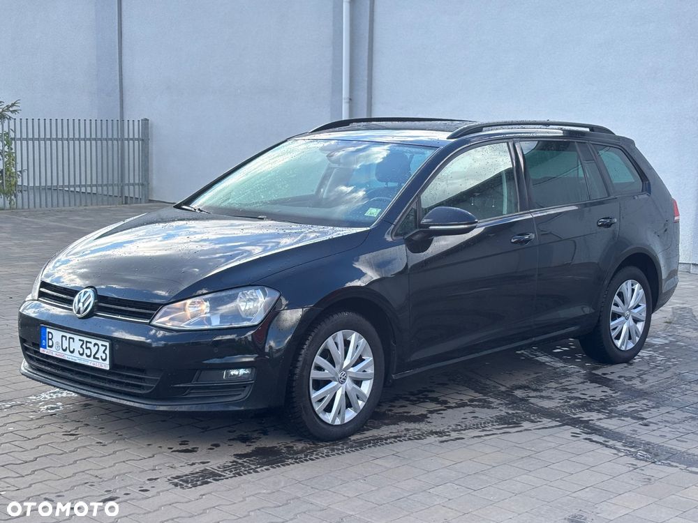 Volkswagen Golf - 1