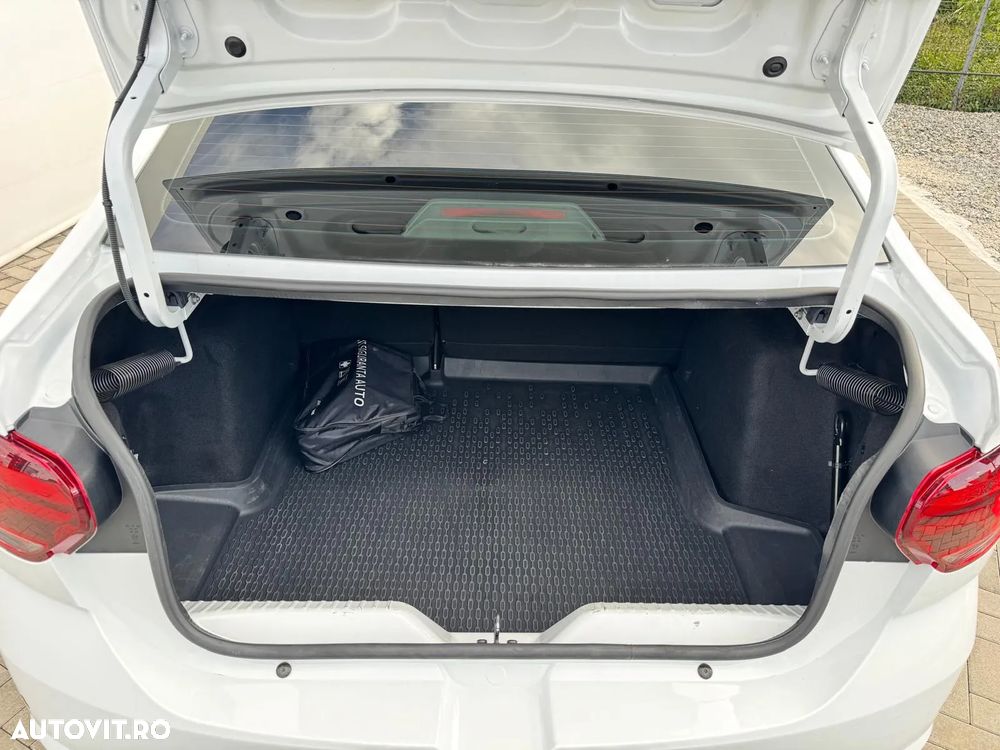 Dacia Logan TCe 90 MT6 Prestige - 39