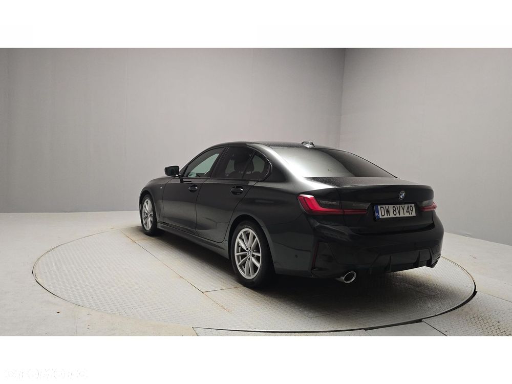 BMW Seria 3 320d xDrive mHEV M Sport - 4