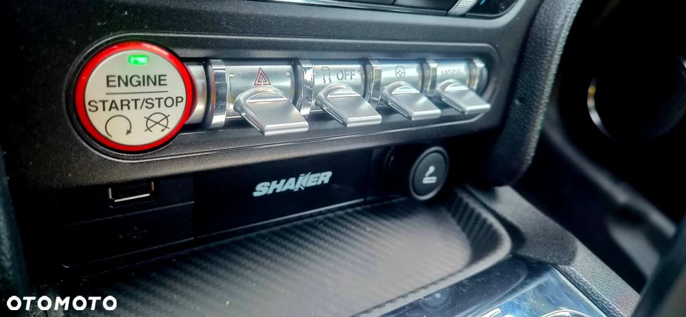 Ford Mustang 5.0 V8 GT - 27