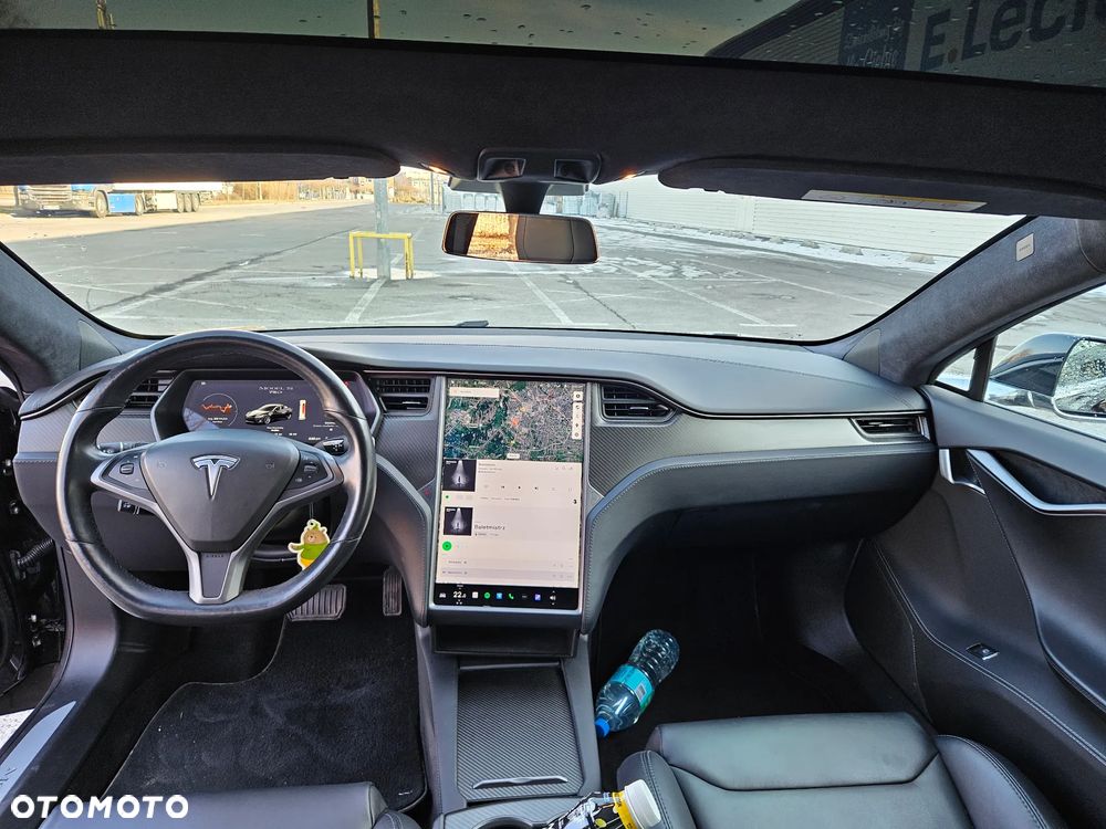 Tesla Model S - 9