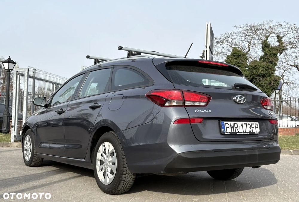 Hyundai i30 1.6 D Classic + - 6