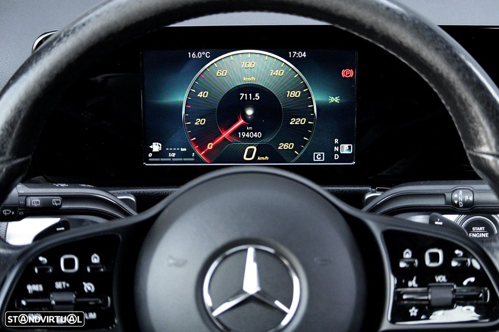 Mercedes-Benz GLB 200 d Progressive - 32