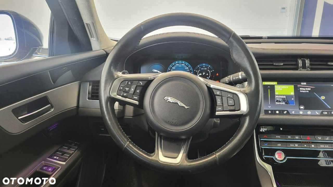 Jaguar XF 2.0 T Prestige - 14