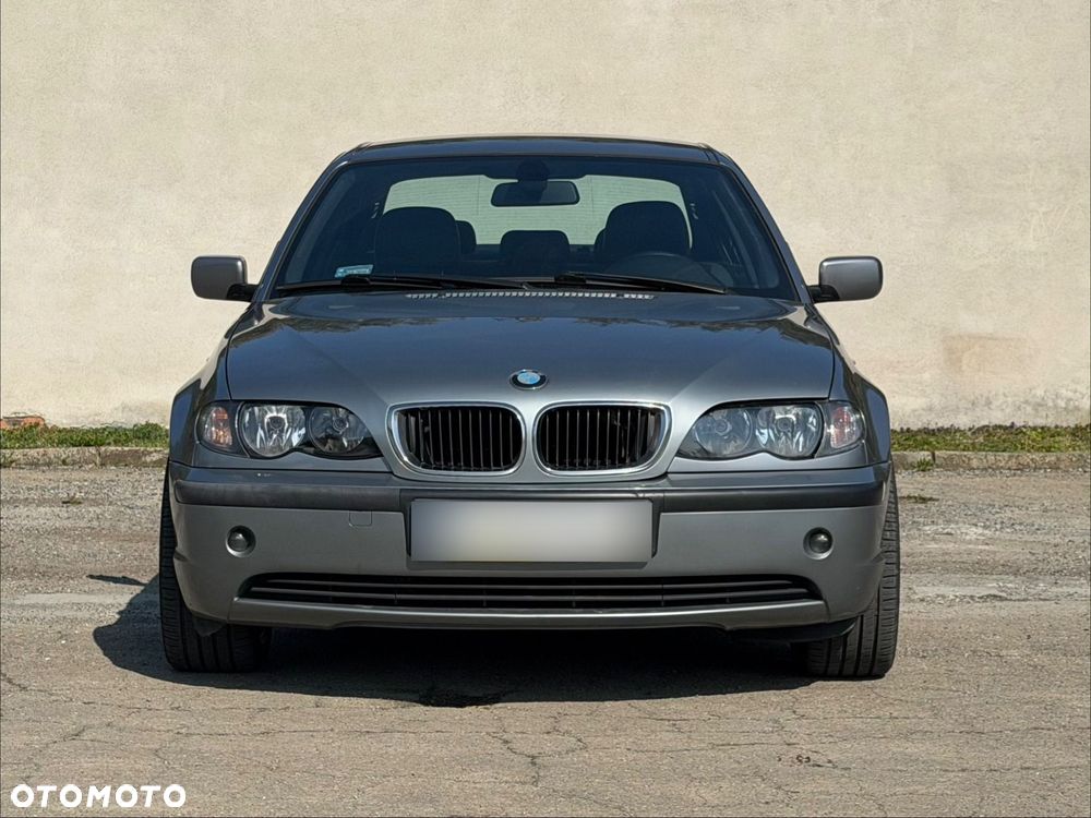 BMW Seria 3 318i - 1