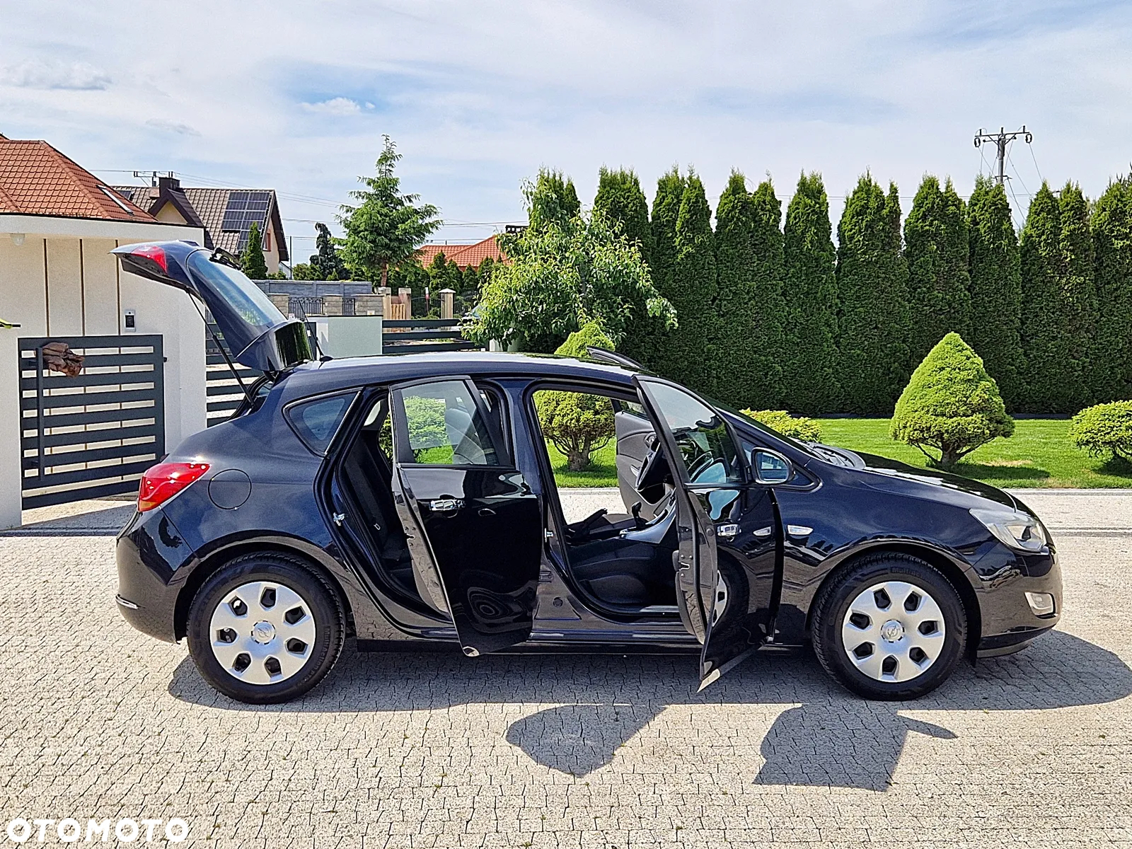 Opel Astra 1.4 150 Jahre - 13
