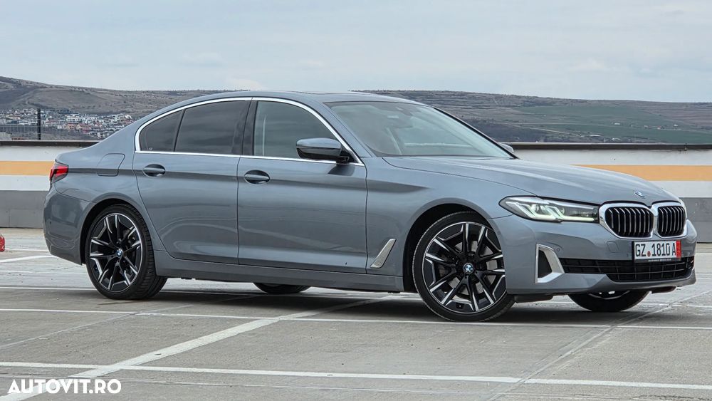 BMW Seria 5 520d Aut. Luxury Line - 2