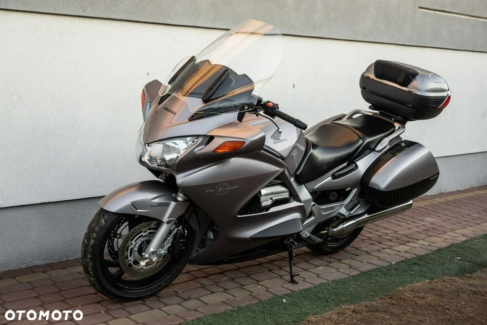 Honda ST - 6