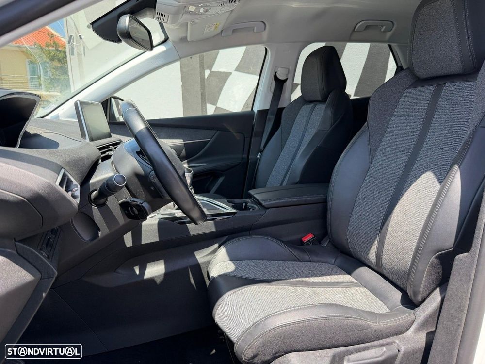 Peugeot 3008 1.2 PureTech Allure Pack - 4