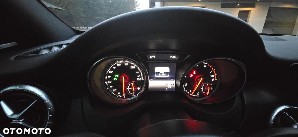 Mercedes-Benz CLA 250 4Matic 7G-DCT SCORE - 33