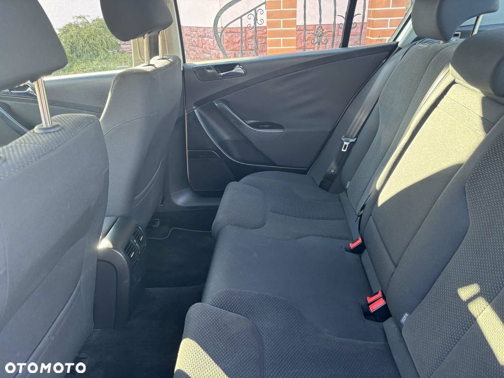 Volkswagen Passat 2.0 TDI Individual Chrom - 8