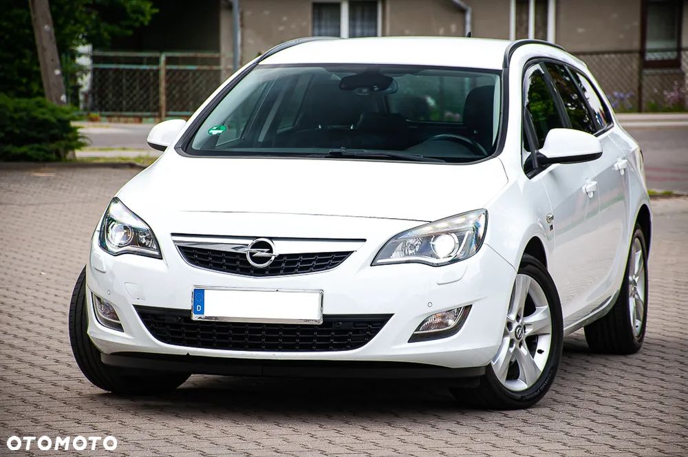 Opel Astra 1.6 Turbo 150 Jahre - 7