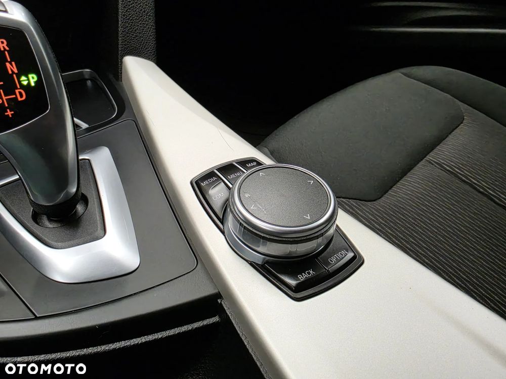 BMW Seria 3 320d Advantage - 36
