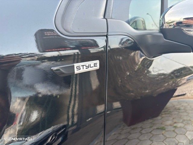 Peugeot 2008 1.6 BlueHDi Style - 21