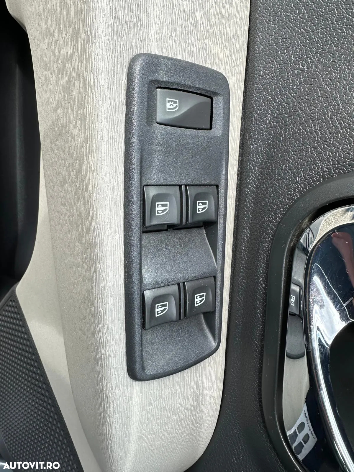 Dacia Lodgy 1.5 dCi Laureate - 24