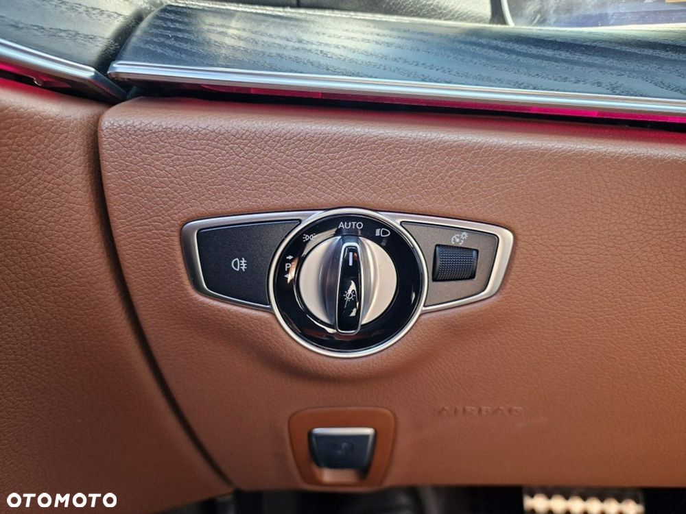 Mercedes-Benz Klasa E 220 d Coupe 9G-TRONIC AMG Line - 13