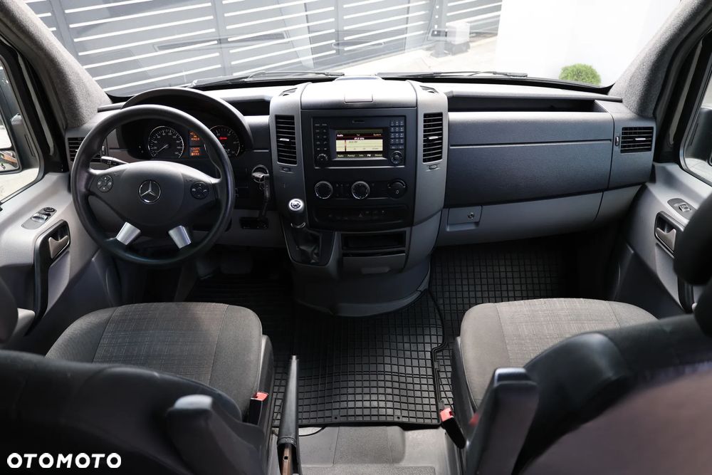 Mercedes-Benz Sprinter - 15