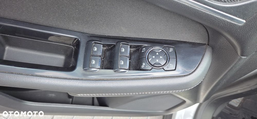 Ford S-Max 2.0 TDCi Titanium PowerShift - 26