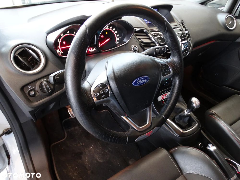 Ford Fiesta 1.6 EcoBoost ST200 - 29