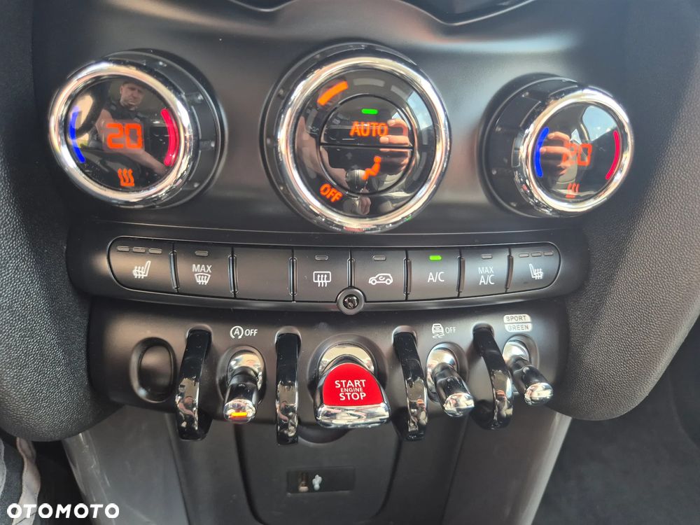 MINI ONE 60 Years - 10