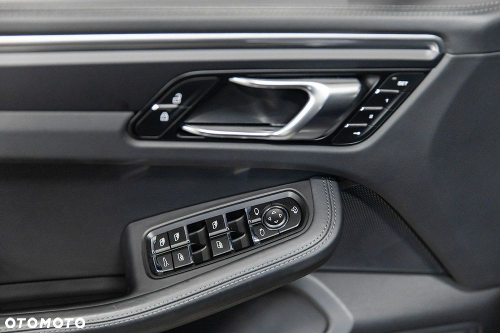 Porsche Macan - 33
