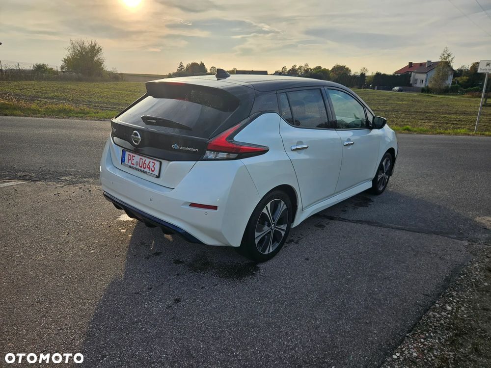Nissan Leaf - 5