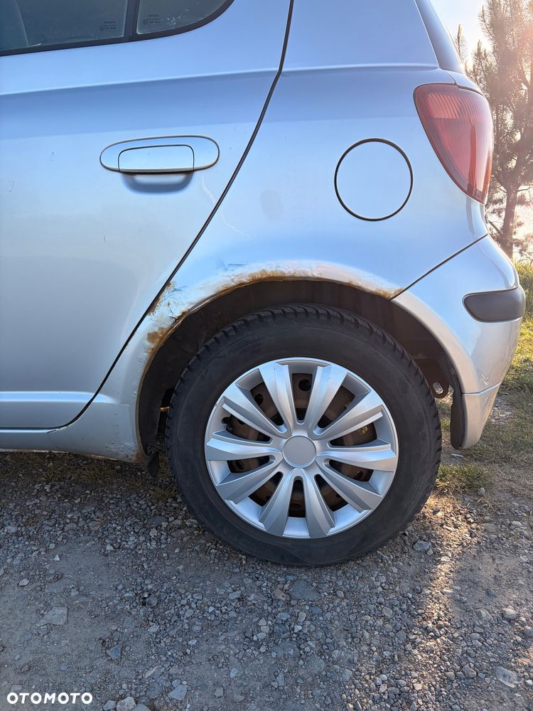 Toyota Yaris 1.0 Terra - 8