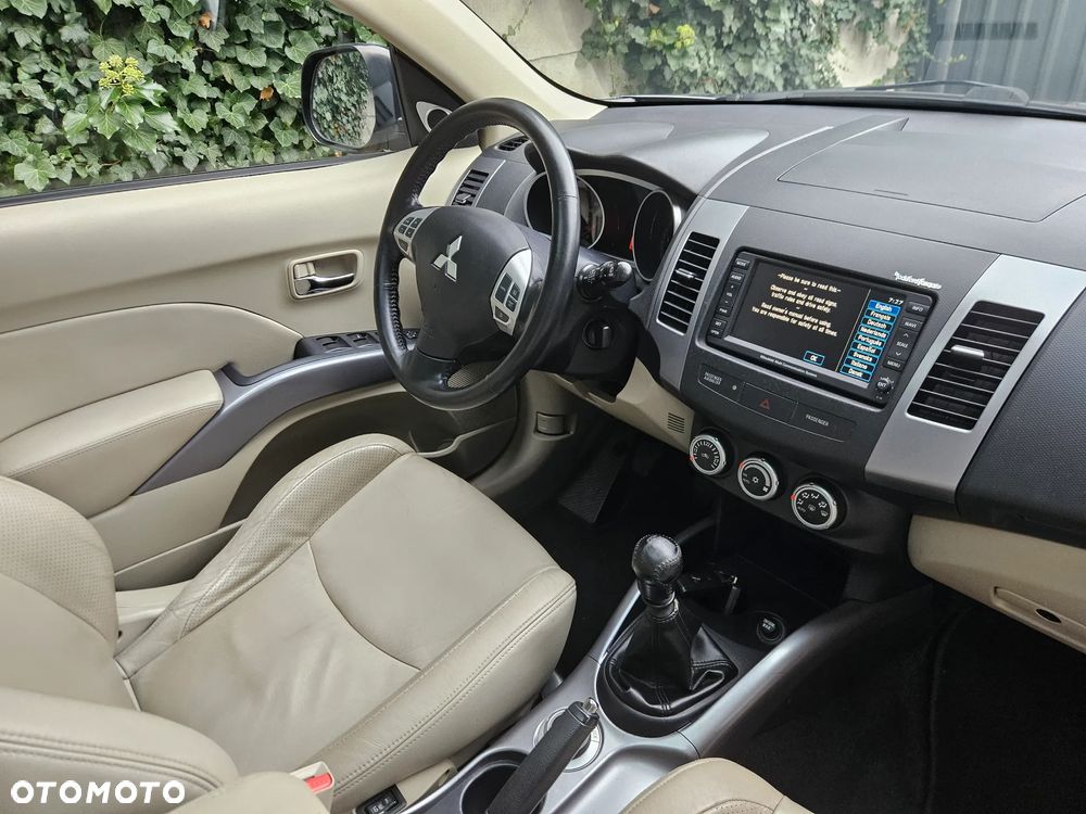 Mitsubishi Outlander 2.2 DI-D 4WD Intense - 17
