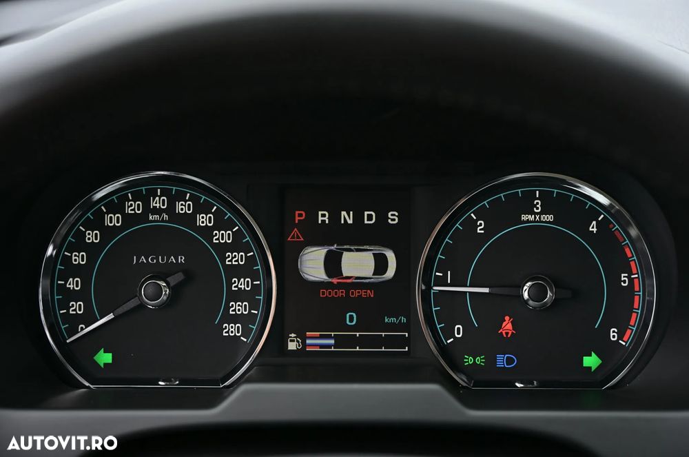 Jaguar XF 2.2 Diesel - 31