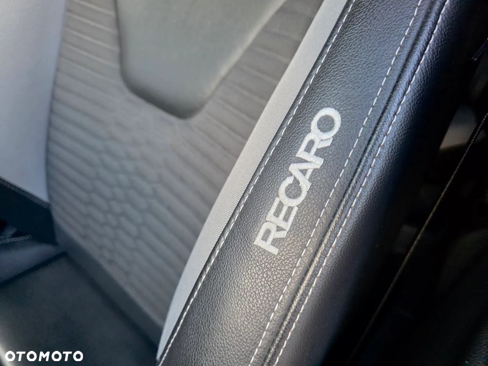 Ford Focus 2.0 EcoBoost ST-2 - 21