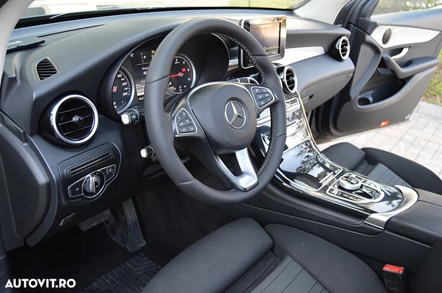 Mercedes-Benz GLC 220 d 4MATIC 9G-TRONIC - 28