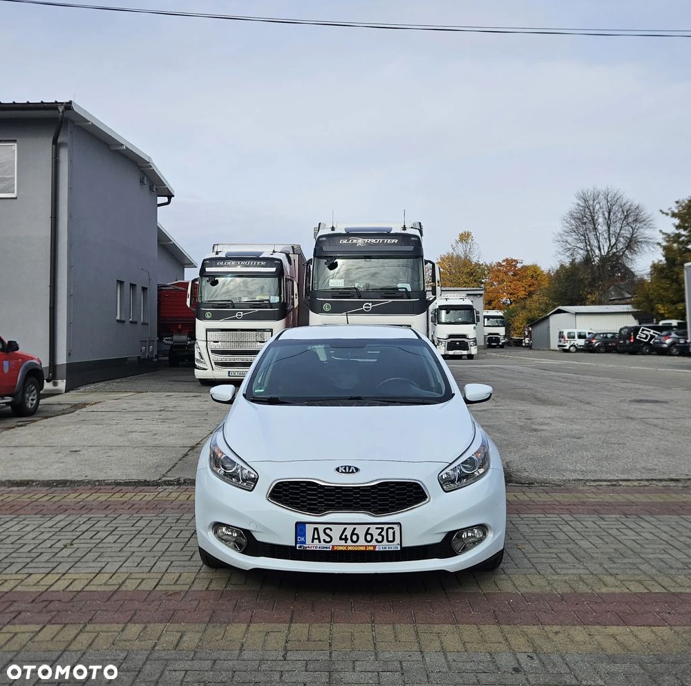 Kia Ceed - 9