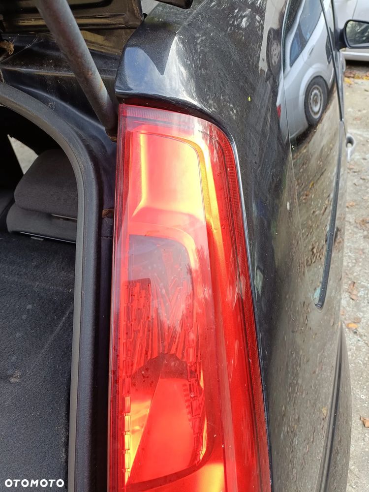 FORD FIESTA MK6 02-08 2006 r. 3D HB LAMPA PRAWY TYŁ PRAWA TYLNA PT EU - 3