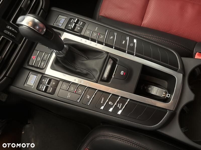 Porsche Macan Standard - 17