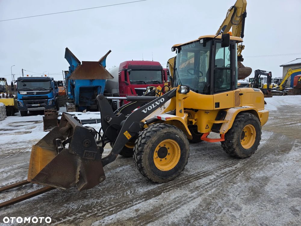 Volvo L30G Krokodyl Widly z Niemiec Cat Liebherr Atlas - 1