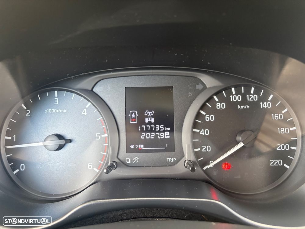 Nissan Navara 2.3 dCi CD 4WD N-Connecta - 25