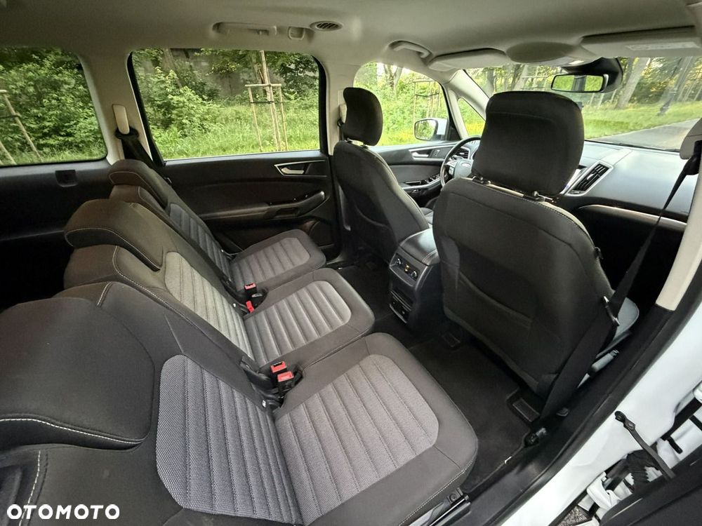Ford Galaxy - 32