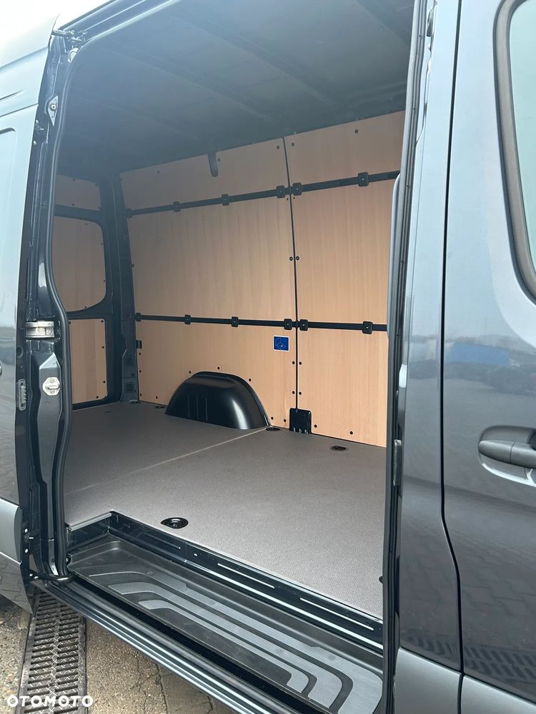 Mercedes-Benz Sprinter - 10