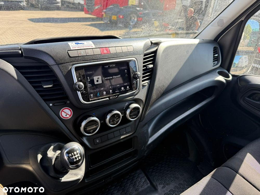 Iveco Daily 3.0 35C16 winda kontener - 16