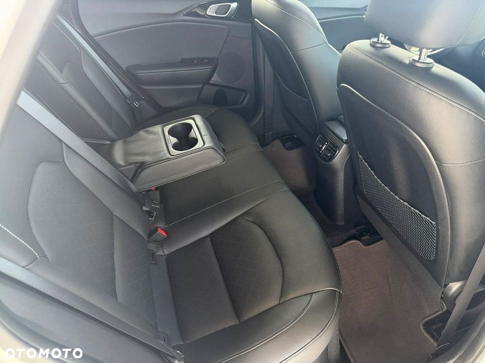 Kia XCeed - 27