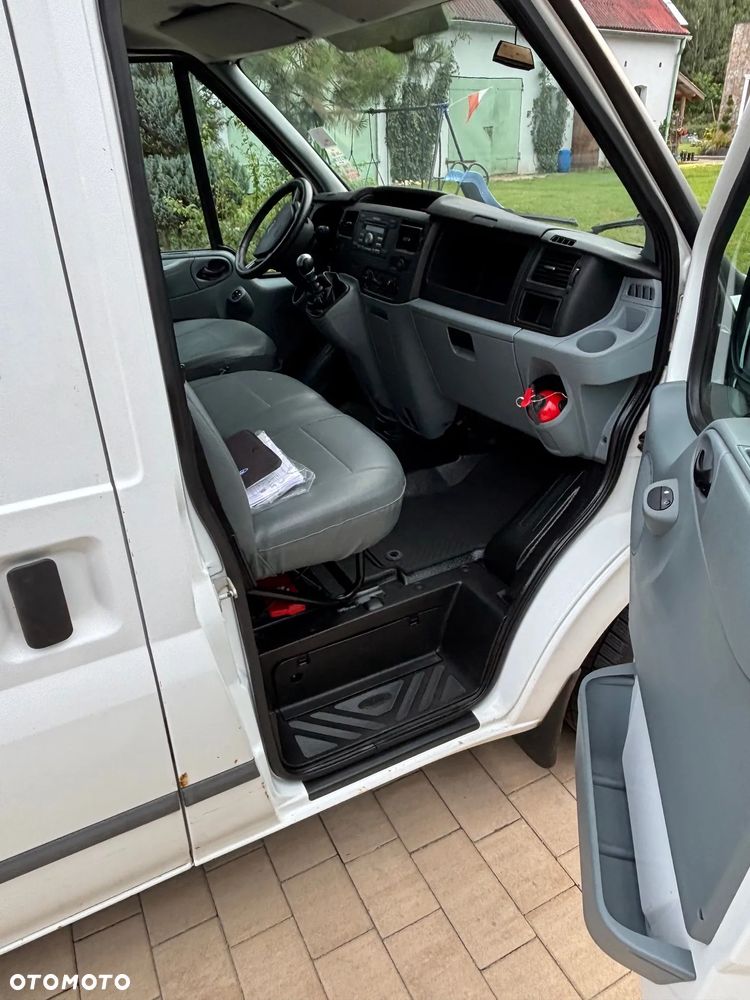 Ford Transit - 12
