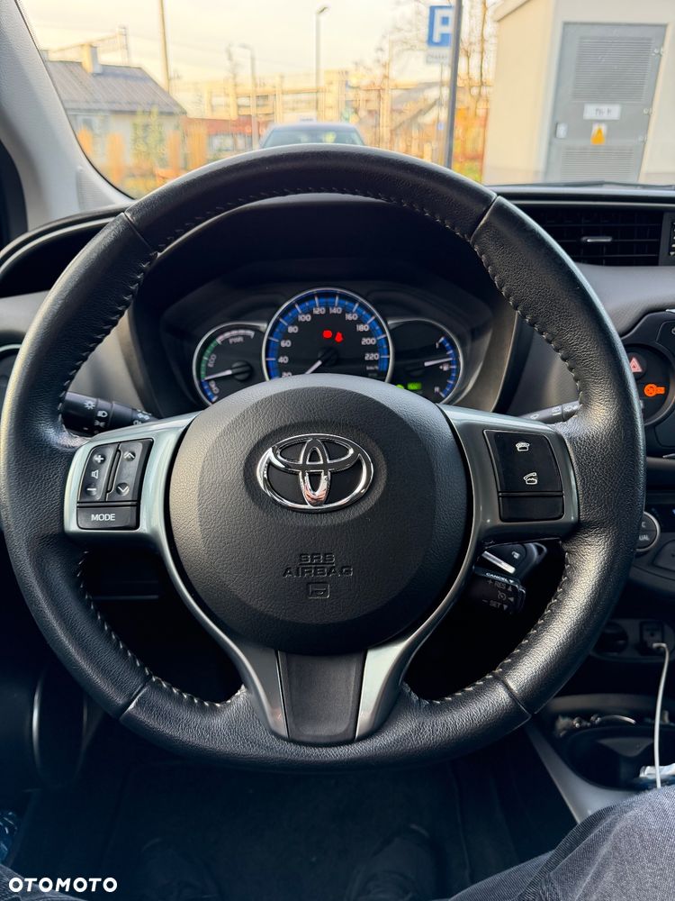Toyota Yaris ver-hybrid-style-selection - 11