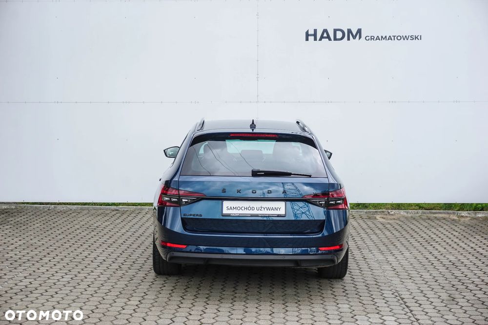 Skoda Superb 2.0 TDI SCR Style DSG - 4