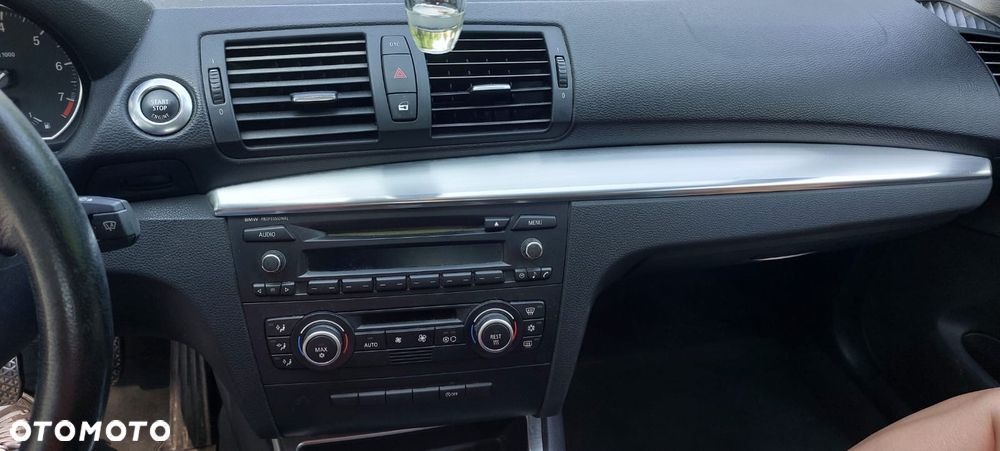 BMW Seria 1 120i - 9