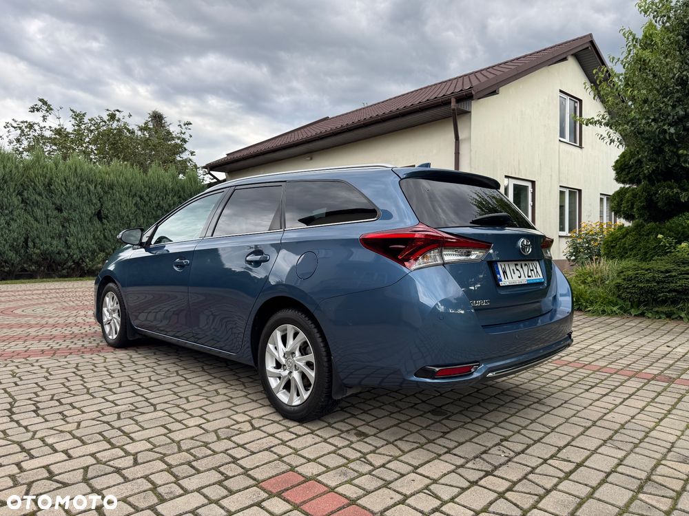 Toyota Auris 1.6 Prestige - 5