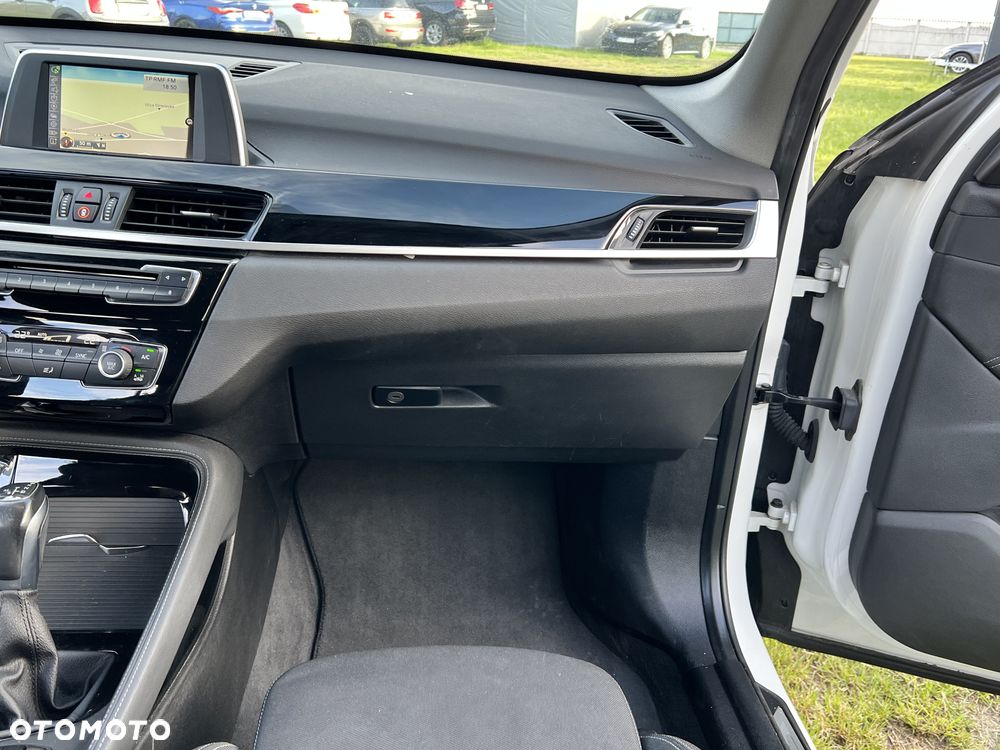 BMW X1 xDrive25d Sport Line - 16