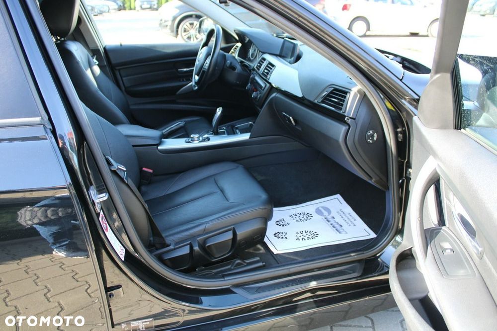 BMW Seria 3 320d Sport-Aut Blue Performance Sport Line - 20